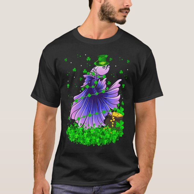Camiseta Irish Shamrock Leprechaun Betta Fish St Patrick's  (Frente)