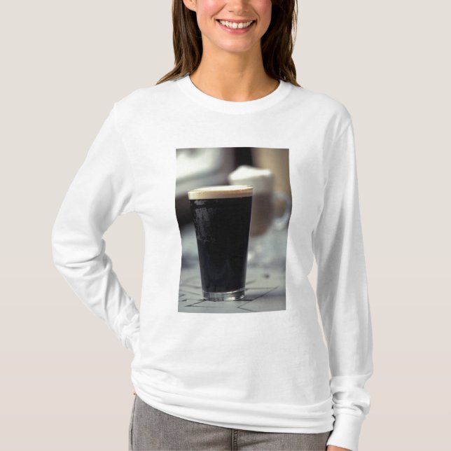 Camiseta Irlanda. Cerveja preta. (Frente)