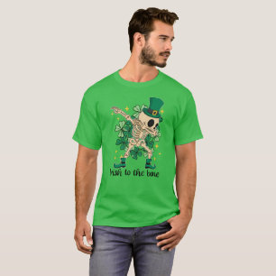 Camiseta Irlandês ao esqueleto de abbing ósseo leprechaun