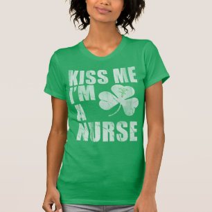 Camiseta Irlandês beije-me que eu sou uma enfermeira