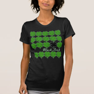 Camiseta Irlandês preto com lotes dos trevos