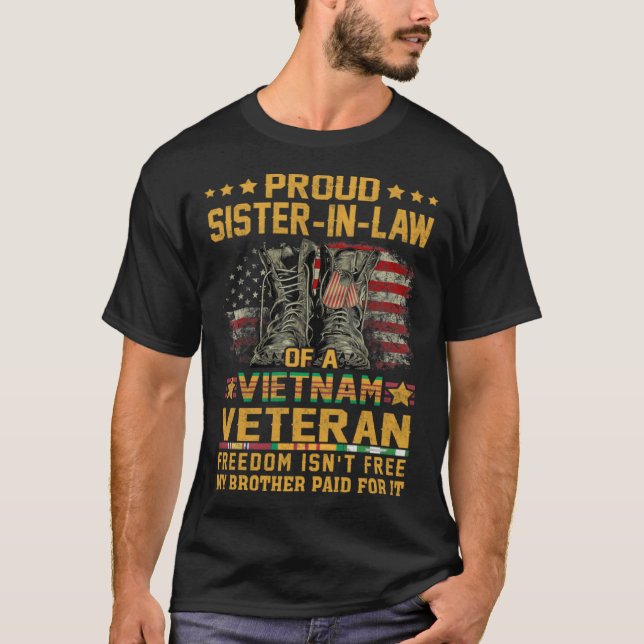 Camiseta Irmã Orgulhosa Na Lei De Um Patriótico Veterano Vi (Frente)