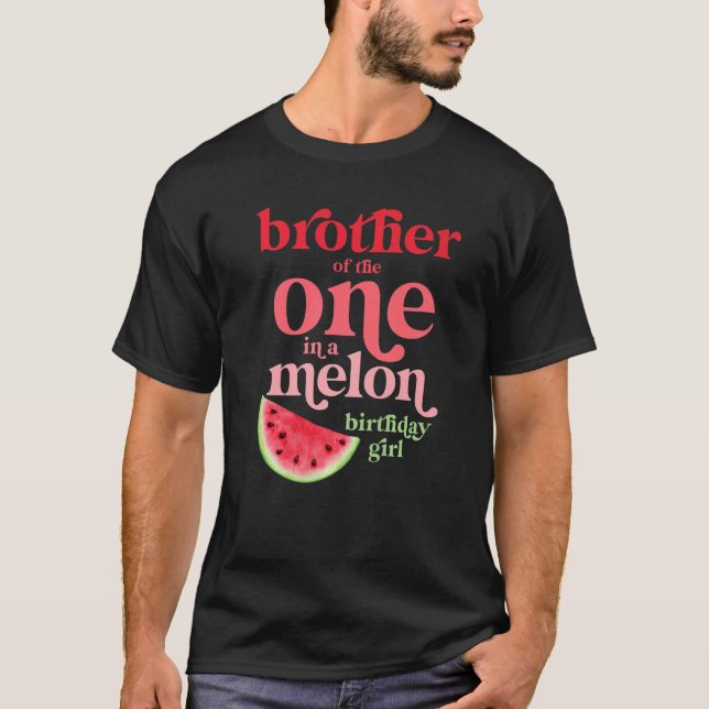 Camiseta Irmão De Uma Garota De Aniversário De Melão (Frente)