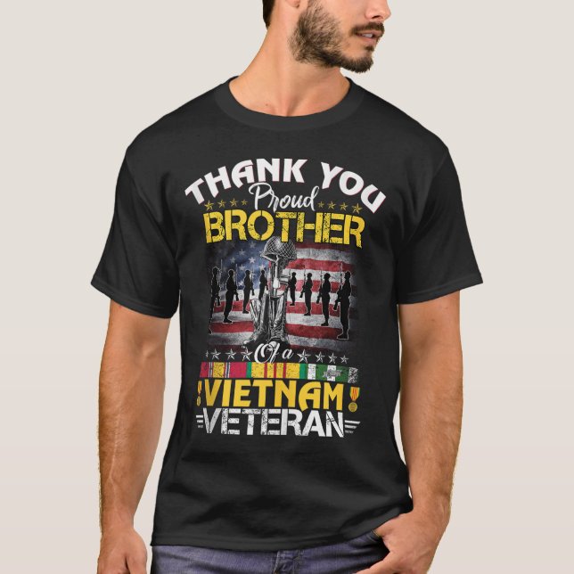 Camiseta Irmão Orgulhoso De Um Veterano Do Vietnã - Muito O (Frente)
