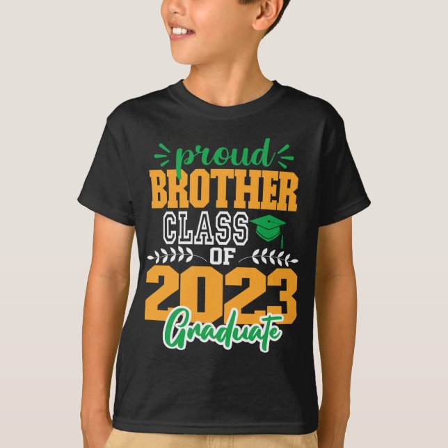 Camiseta IRMÃO Orgulhoso de uma Classe de SCRIPT MODERN 202 (Frente)