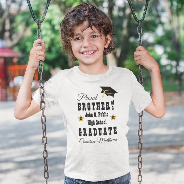 Camiseta Irmão Orgulhoso do Nome do Formando | Graduação es (Criador carregado)