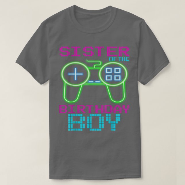 Camiseta Irmãs dos Boys de Aniversário que combinam com o v (Frente do Design)