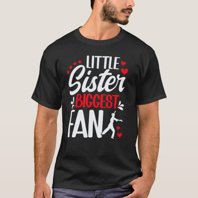 Camiseta Irmãzinha Clássica Maior Fã Irmã Karate (Frente)