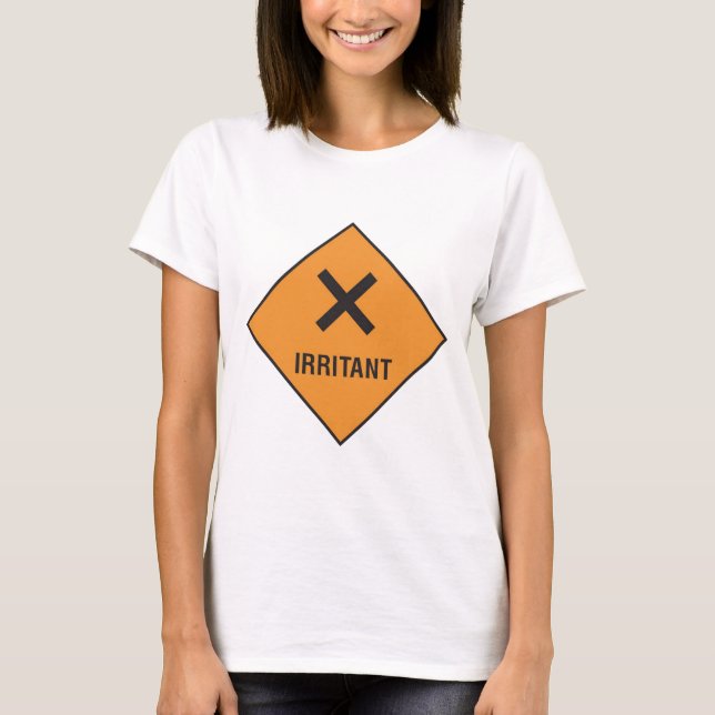 Camiseta Irritante - punho com cuidado (Frente)