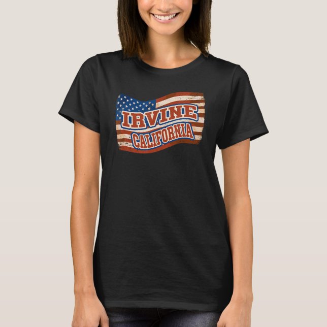 Camiseta Irvine City California Vintage American Flag (Frente)