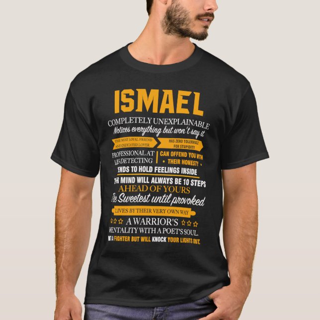 Camiseta ISMAEL completely unexplainable family christmas (Frente)