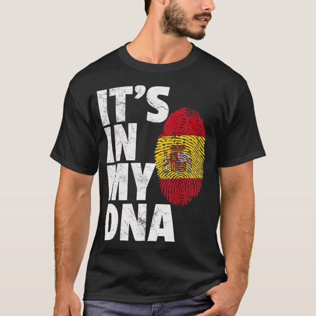 Camiseta IT_S NO MY DNA Bandeira Espanha espanhola Orgulho  (Frente)