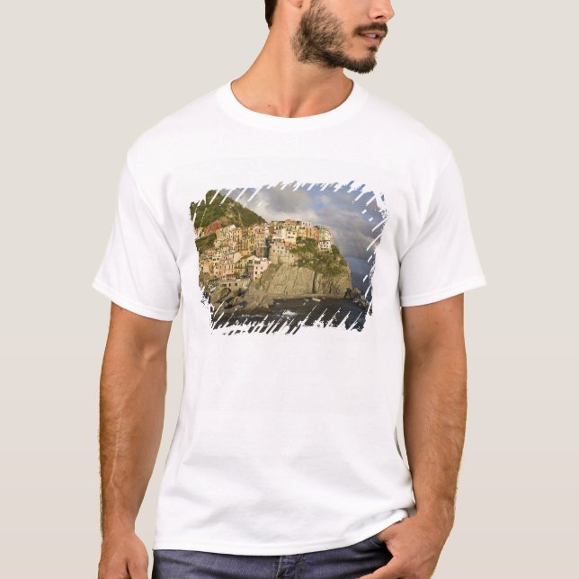 Camiseta Itália, Cinque Terre, Manarola. Aldeia no penhasco (Frente)