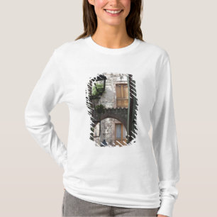 Camiseta Itália, Sardenha, Bosa. Detalhe da rua.