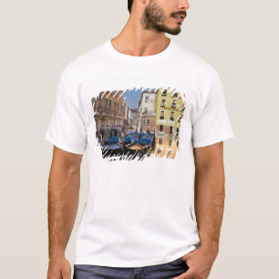 Camiseta Itália, Veneza, gôndolas ancoradas ao longo do can
