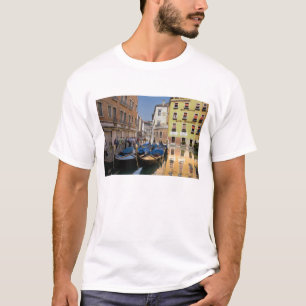 Camiseta Itália, Veneza, gôndolas ancoradas ao longo do can