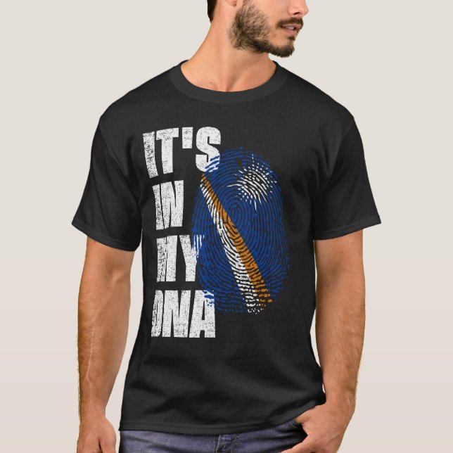 Camiseta IT'S IN MY DNA Marshall Islands Flag (Frente)