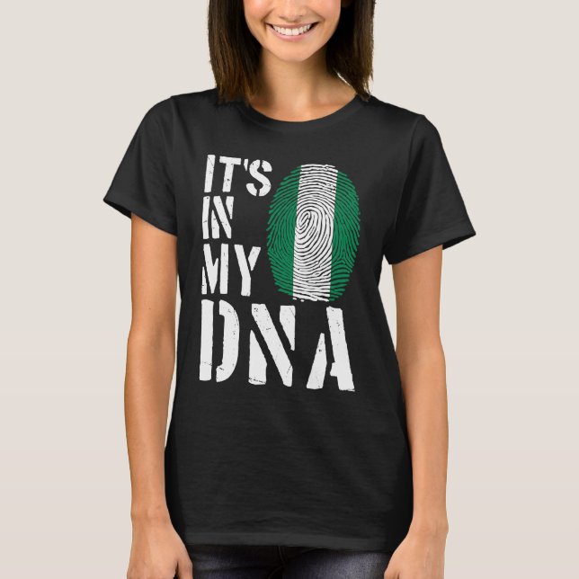 Camiseta It's In My DNA Nigerian Flag Fingerprint BHM Afro  (Frente)