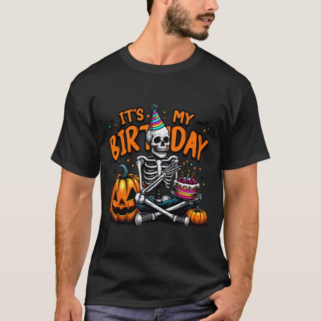Camiseta It's My Birthday Skeleton Happy Halloween Birthday (Frente)