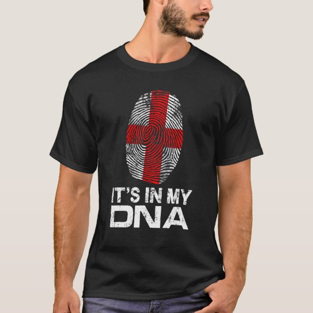 Camiseta IT'S MY DNA IN flag national pride fingerprint Eng (Frente)