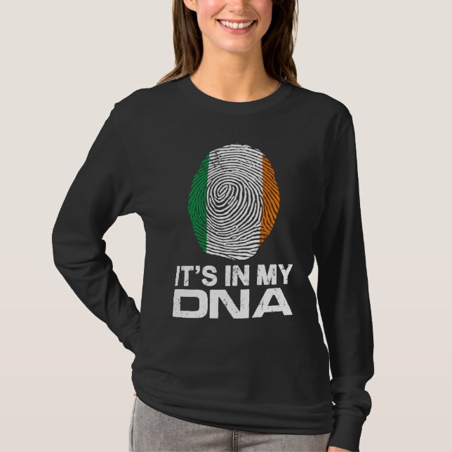 Camiseta IT'S MY DNA IN Flag National Pride Fingerprint Ire (Frente)