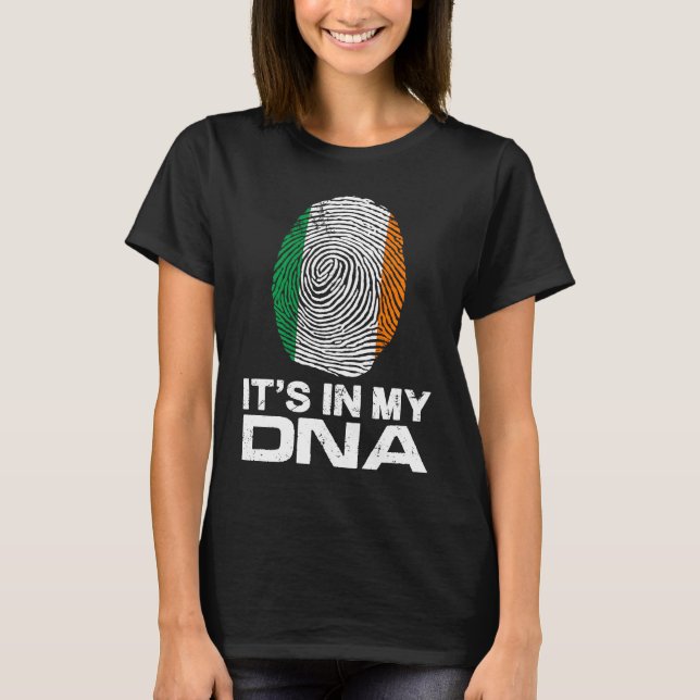 Camiseta IT'S MY DNA IN Flag National Pride Fingerprint Ire (Frente)