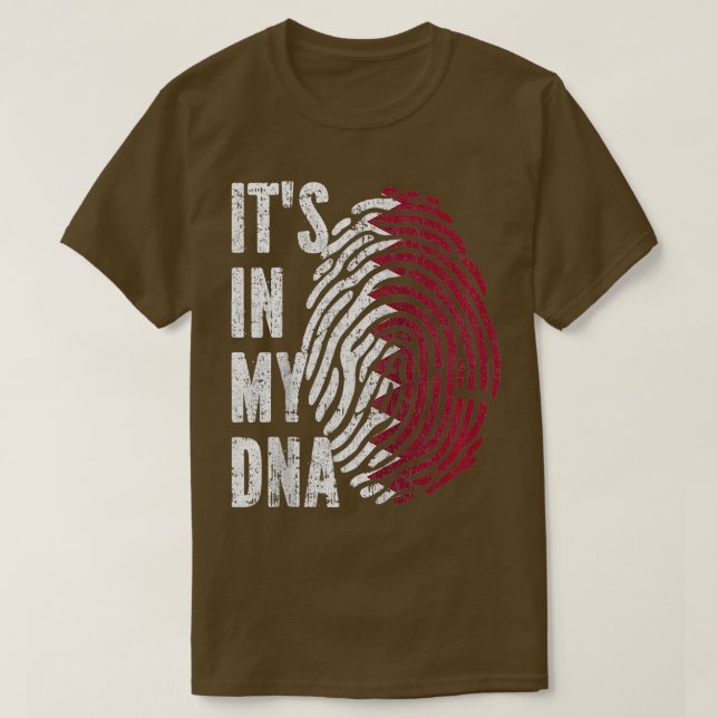 Camiseta ITS NO MEU DNA Qatar Flag Qatari Raglan Baseball (Frente do Design)