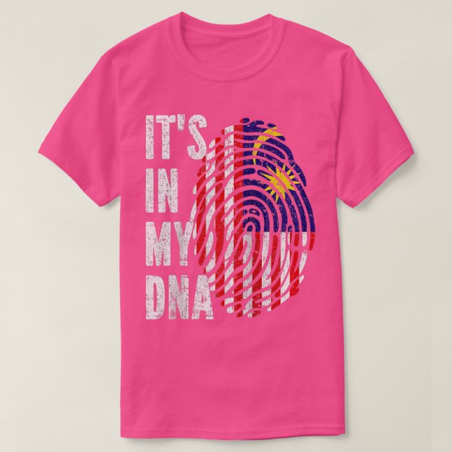 Camiseta ITS NO MY DNA Malásia Bandeira Raglan Baseb Malaio (Frente do Design)