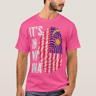Camiseta ITS NO MY DNA Malásia Bandeira Raglan Baseb Malaio