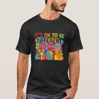 Camiseta It's Ok To Be Different Hand Puzzle Autism Awarene