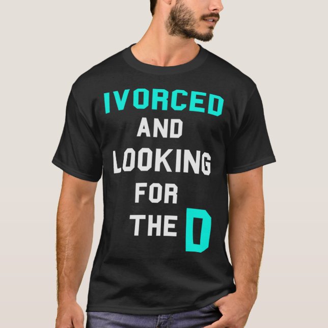 Camiseta Ivorted E Procurando O Engraçado Namorando Online  (Frente)
