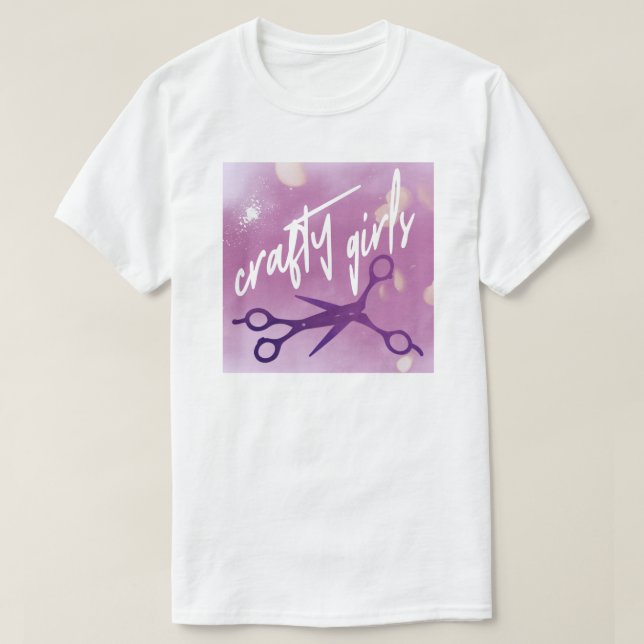 Camiseta IYKYK Subtle Sapphic, wlw, Crafty Girls Scissors (Frente do Design)