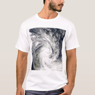 Camiseta Jade tropical da tempestade que vem em terra sobre
