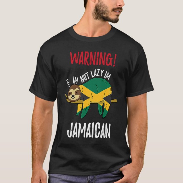 Camiseta Jamaica Flag Sloth Im Not Lazy Im Jamaican (Frente)