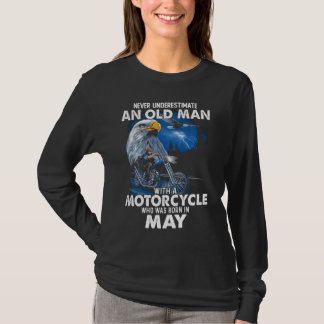 Camiseta Jamais Subestime um Homem Velho com uma Motociclet