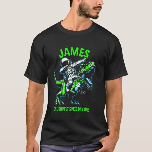 Camiseta James Crushin' It Since Day One Astronaut Dinosaur (Frente)