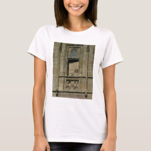 Camiseta Janela do manequim na fachada da entrada com uma