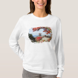 Camiseta Japão, Quioto. Templo Kiyomizu em cores de outono