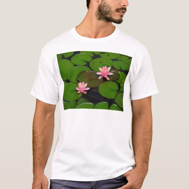 Camiseta Jardim de flores de lírios, de lágrimas, de lótus  (Frente)