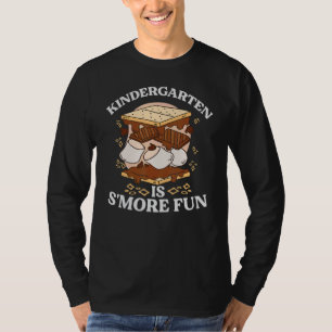 Camiseta Jardim de Infância é mais divertido Toddler acampa