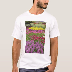 Camiseta Jardim de tulipas, narcisos e jacintos