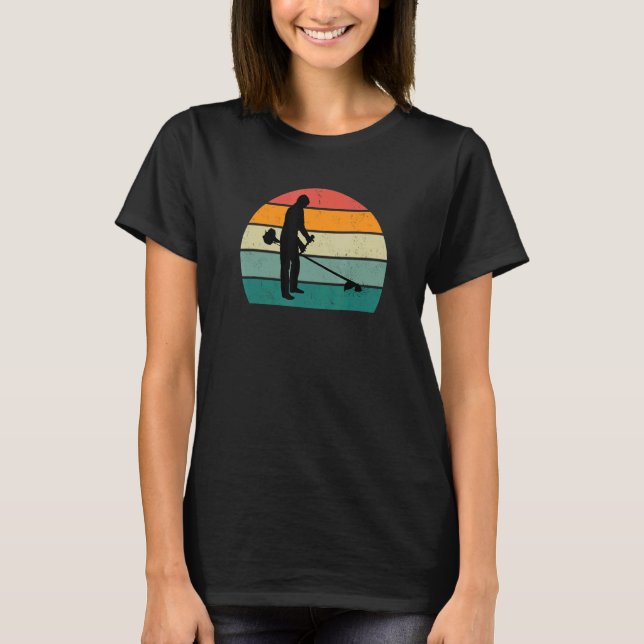 Camiseta Jardineiro Cortando Gramado Flores Árvores Arbusto (Frente)