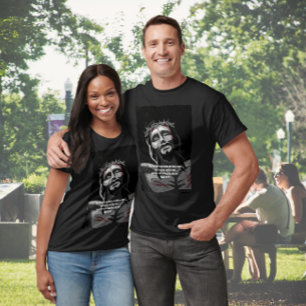 Camiseta Jesus Crucifixe Art Noir Bíblia Verso Preto