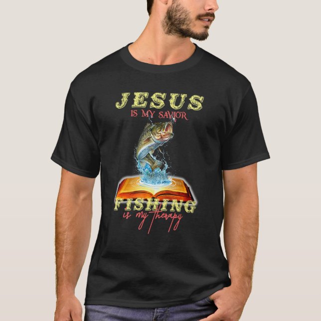 Camiseta Jesus é meu salvador pescar é minha Bíblia de tera (Frente)
