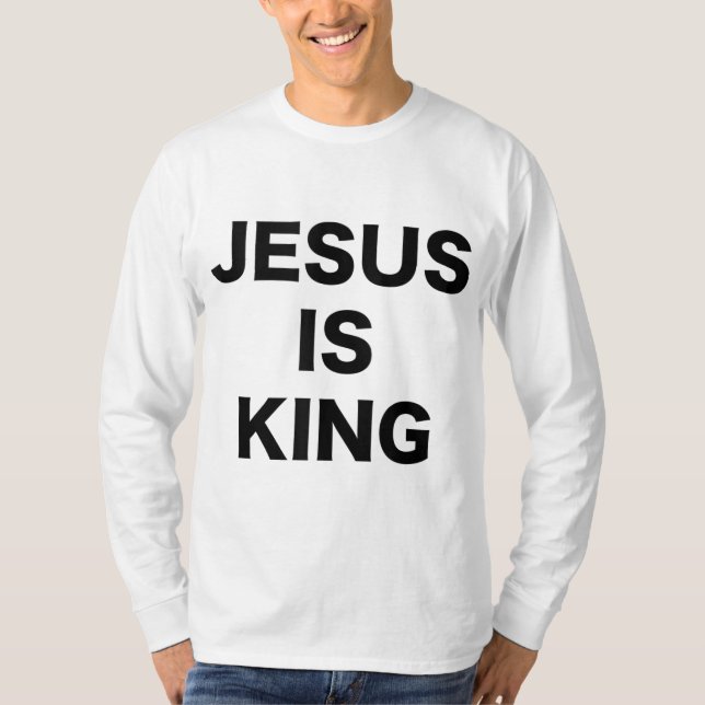 Camiseta Jesus é o Rei Negrito Texto Negro Cristão Religios (Frente)