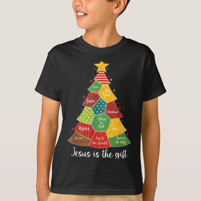 Camiseta Jesus Is The Gift Christmas Tree Patchwork Scriptu (Frente)