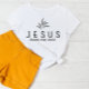 Camiseta JESUS ontem, hoje e para sempre (Criador carregado)