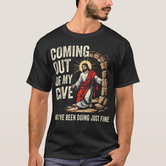 Camiseta Jesus Saindo Da Minha Caverna E Eu Estou Bem (Frente)