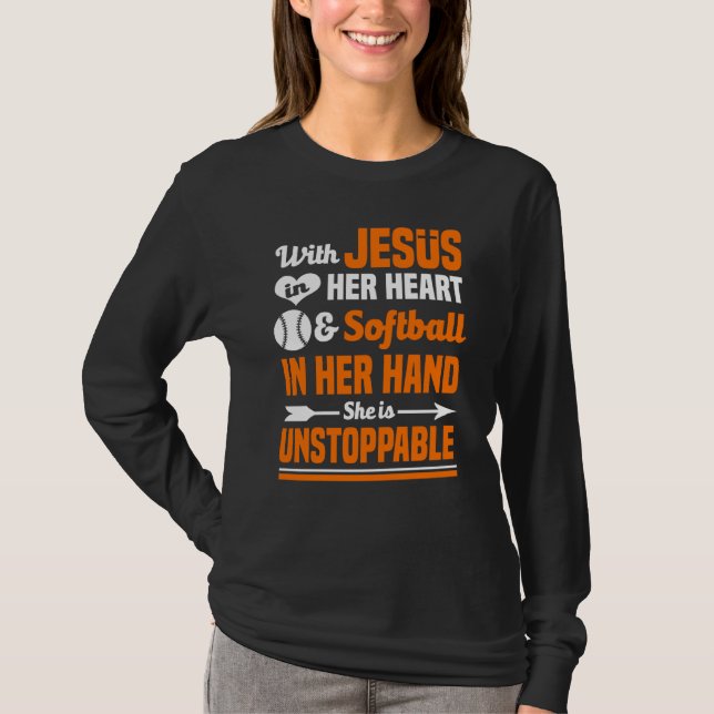 Camiseta Jesus Softball Em Seu Coração Ela É Implacável (Frente)