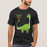 Camiseta Jewur Dino Toddler Boys Hanukkah Pajamas<br><div class="desc">Pegue esta divertida T-Shirt Dino Dinossaur Dino como presente de Hanukkah para seu amigo judeu ou membro da família! Gire seu sonho vestindo este pijama Chanukah Jew PJs Hebraico de Natal para homens,  mulheres,  crianças,  meninas,  meninos e tenham uma Hannukah feliz</div>